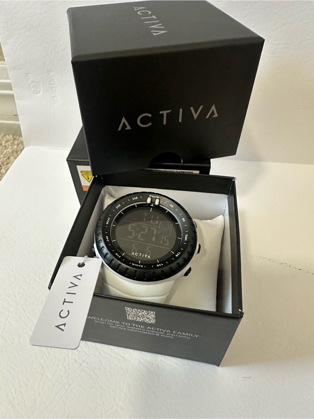 Activa Odyssey X Invicta Men’s Watch - Picture 4 of 4